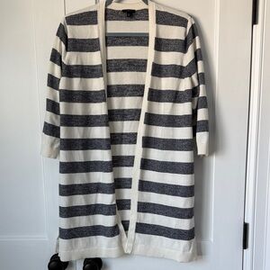 Talbots Navy Blue &. White Knit Sweater PXL. 3/4 sleeve.